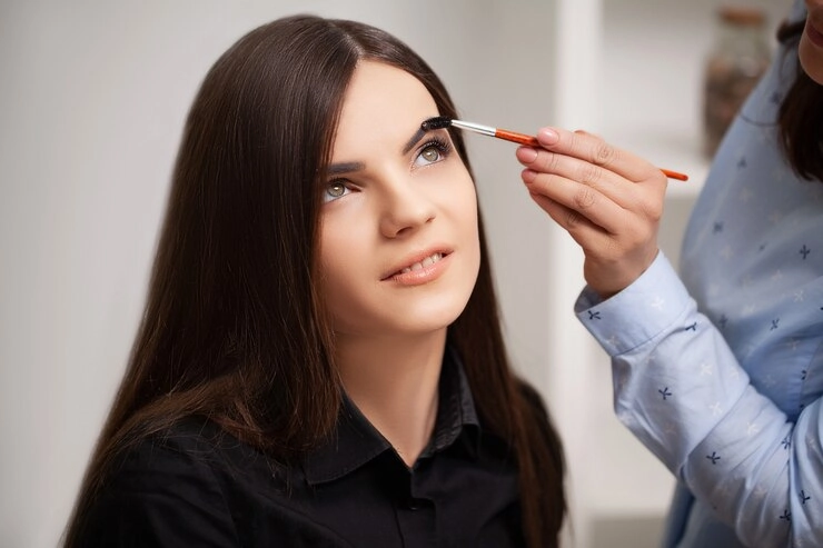 Quais são os benefícios da brow lamination